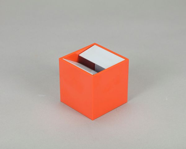 Sergio Asti<br>Bruno Munari<br>Anna Castelli Ferrieri<br>Enzo Mari<br>Philippe Starck : Collezione di cinque posacenere  - Asta Design e Arti Decorative - Associazione Nazionale - Case d'Asta italiane