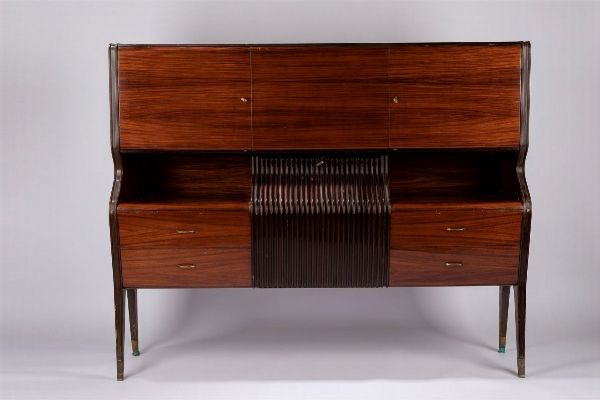 OSVALDO BORSANI : Mobile credenza  - Asta Design e Arti Decorative - Associazione Nazionale - Case d'Asta italiane