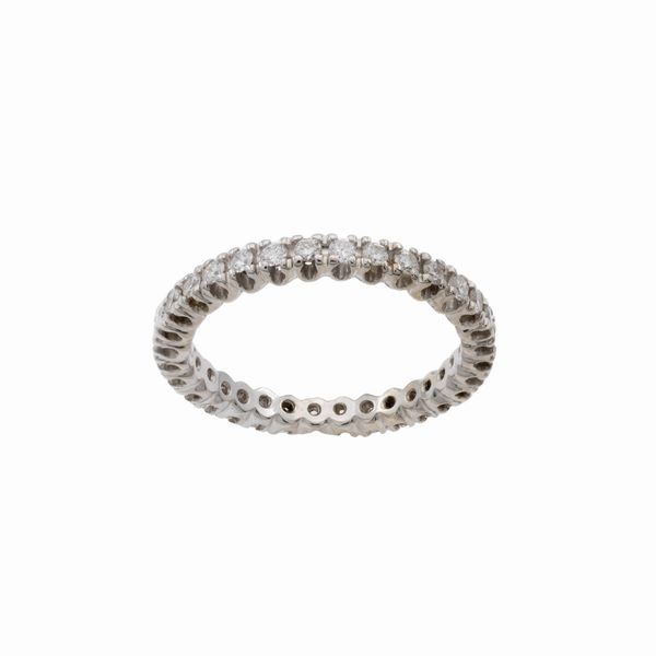 Anello fede in oro bianco 18kt e diamanti  - Asta Gioielli Orologi Bijoux Vintage Web Only - Associazione Nazionale - Case d'Asta italiane