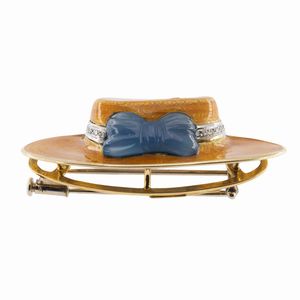 Gianni Carit spilla cappello in oro giallo 18kt e smalto policromo  - Asta Gioielli Orologi Bijoux Vintage Web Only - Associazione Nazionale - Case d'Asta italiane