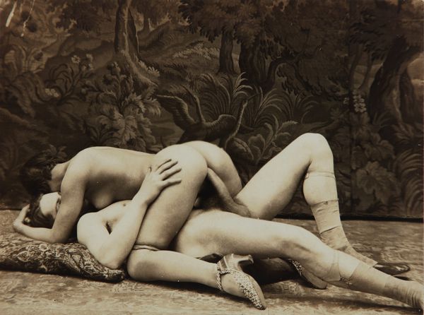 Anonimo : Senza titolo (Scena erotica)  - Asta Fotografia: Unveiled Beauty - Associazione Nazionale - Case d'Asta italiane