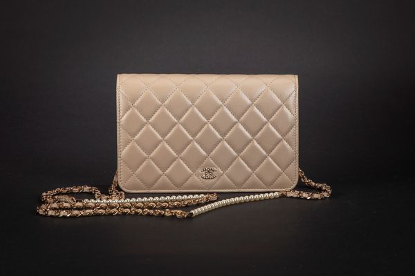 CHANEL : Borsa Wallet on chain  - Asta Luxury Fashion - Associazione Nazionale - Case d'Asta italiane