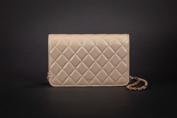 CHANEL : Borsa Wallet on chain  - Asta Luxury Fashion - Associazione Nazionale - Case d'Asta italiane