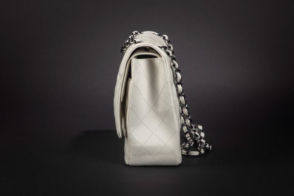 CHANEL : Borsa Maxi Jumbo  - Asta Luxury Fashion - Associazione Nazionale - Case d'Asta italiane