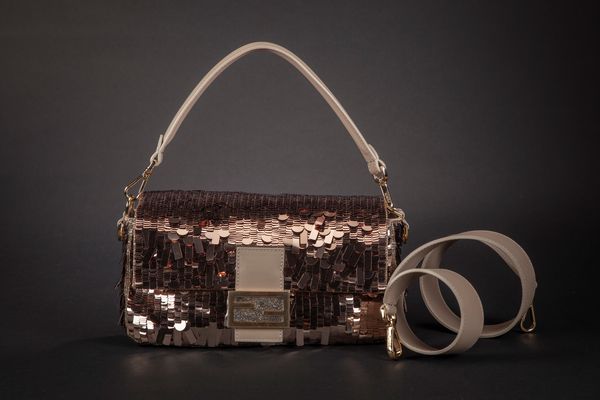 Fendi : Borsa Baguette Sex and City  - Asta Luxury Fashion - Associazione Nazionale - Case d'Asta italiane