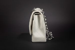 CHANEL : Borsa Maxi Jumbo  - Asta Luxury Fashion - Associazione Nazionale - Case d'Asta italiane