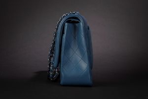 CHANEL : Borsa Maxi Jumbo  - Asta Luxury Fashion - Associazione Nazionale - Case d'Asta italiane