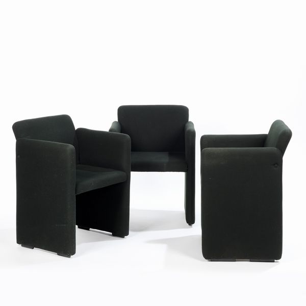 Tre poltroncine imbottite con rivestimento in tessuto  - Asta LA CASA DELL'ARCHITETTO Asta di Design - Associazione Nazionale - Case d'Asta italiane