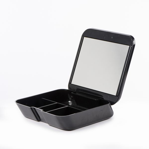 Makio Hasuike : Beauty-case in plastica nera e specchio  - Asta LA CASA DELL'ARCHITETTO Asta di Design - Associazione Nazionale - Case d'Asta italiane