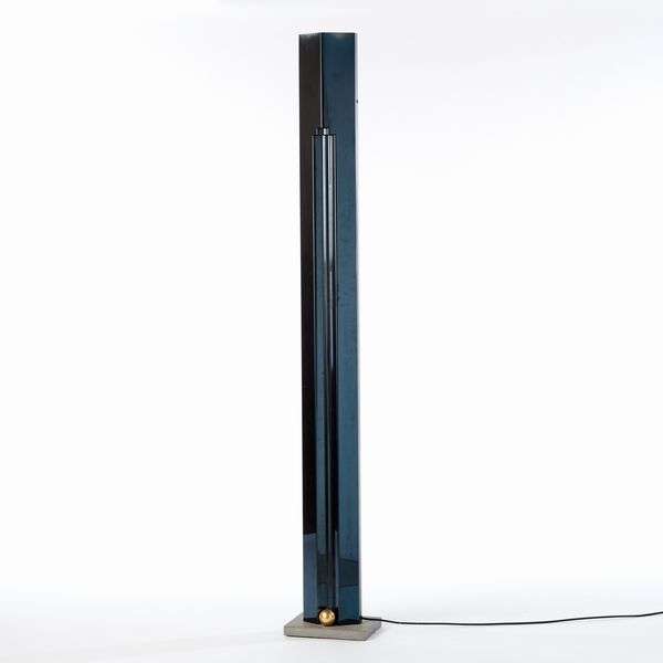 KAZUIDE TAKAHAMA : Lampada da terra Totem  - Asta LA CASA DELL'ARCHITETTO Asta di Design - Associazione Nazionale - Case d'Asta italiane