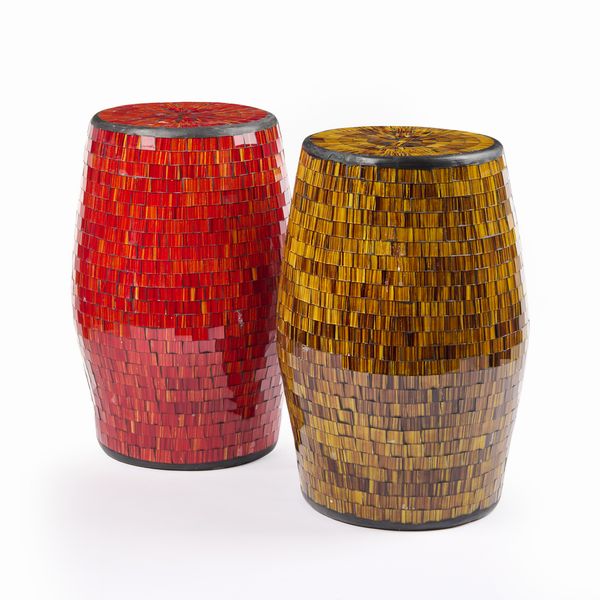 Due sgabelli in ceramica con struttura in metallo rivestiti da mosaico in vetro colorato  - Asta LA CASA DELL'ARCHITETTO Asta di Design - Associazione Nazionale - Case d'Asta italiane