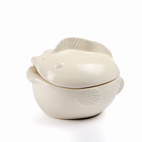 Porta caramelle a pesce in ceramica bianca  - Asta LA CASA DELL'ARCHITETTO Asta di Design - Associazione Nazionale - Case d'Asta italiane