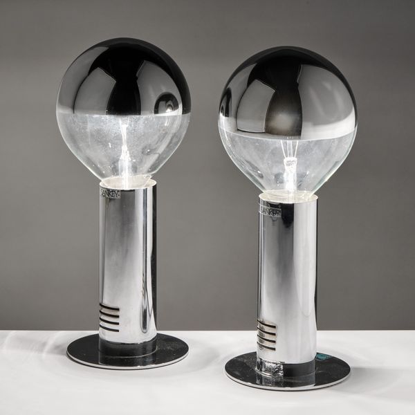 Targetti Sankey coppia di lampade da tavolo in acciaio  - Asta LA CASA DELL'ARCHITETTO Asta di Design - Associazione Nazionale - Case d'Asta italiane