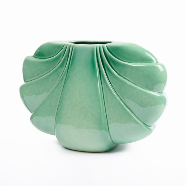 Grande vaso in ceramica verde a volute  - Asta LA CASA DELL'ARCHITETTO Asta di Design - Associazione Nazionale - Case d'Asta italiane