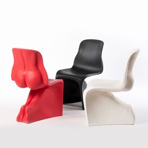 Fabio Novembre - Una sedia Him bianca e due sedie Her rossa e nera