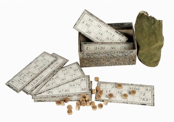 Scatola con gioco della tombola.  - Asta Libri, autografi e manoscritti - Associazione Nazionale - Case d'Asta italiane