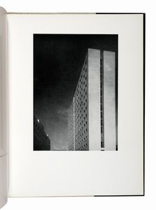 GIUSEPPE UNGARETTI : 50 immagini di architetture di Luigi Moretti. Con un disegno di Giuseppe Capogrossi.  - Asta Libri, autografi e manoscritti - Associazione Nazionale - Case d'Asta italiane