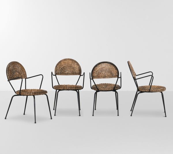 Quattro sedie con braccioli.  - Asta Design Lab - Associazione Nazionale - Case d'Asta italiane