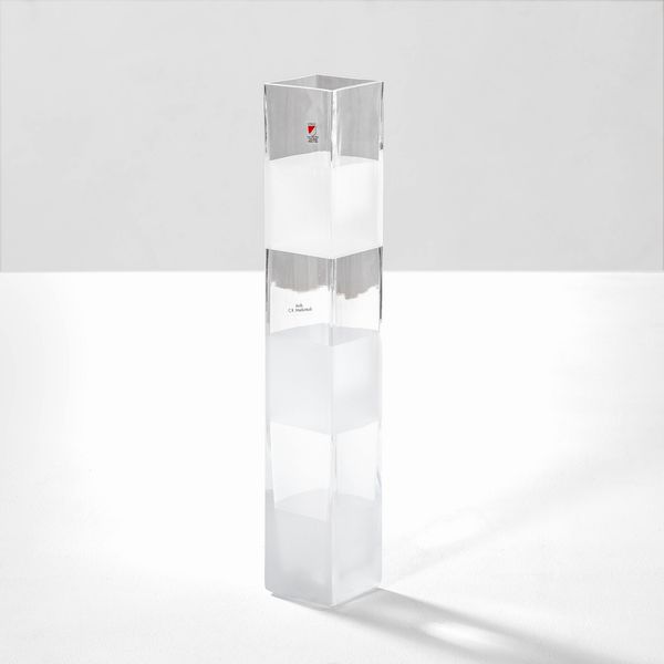 CHARLES RENNIE MACKINTOSH : Vaso mod. Black & White  - Asta Design Lab - Associazione Nazionale - Case d'Asta italiane