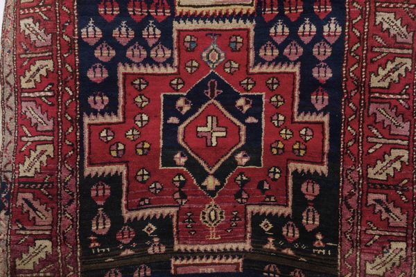 Passatoia nord ovest Persia Fine XIX inizio XX secolo  - Asta Tappeti antichi dalla collezione di Manlio e Raoul Cabib - Associazione Nazionale - Case d'Asta italiane