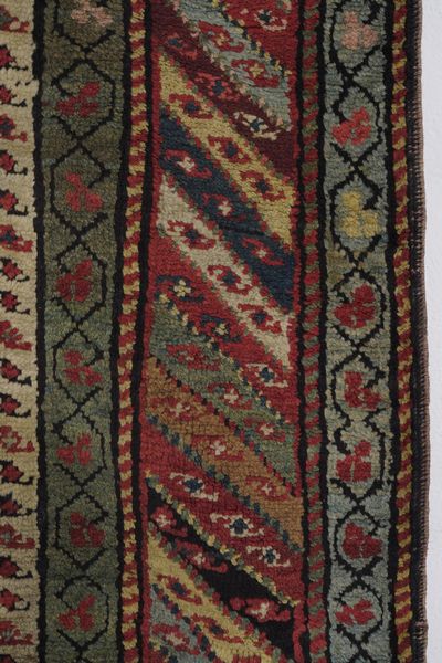 Passatoia Caucaso fine XIX inizio XX secolo  - Asta Tappeti antichi dalla collezione di Manlio e Raoul Cabib - Associazione Nazionale - Case d'Asta italiane