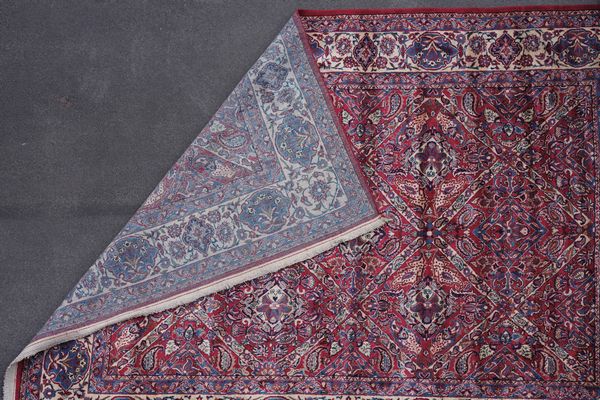 Tappeto Isfhan, Persia met XX secolo  - Asta Tappeti antichi dalla collezione di Manlio e Raoul Cabib - Associazione Nazionale - Case d'Asta italiane