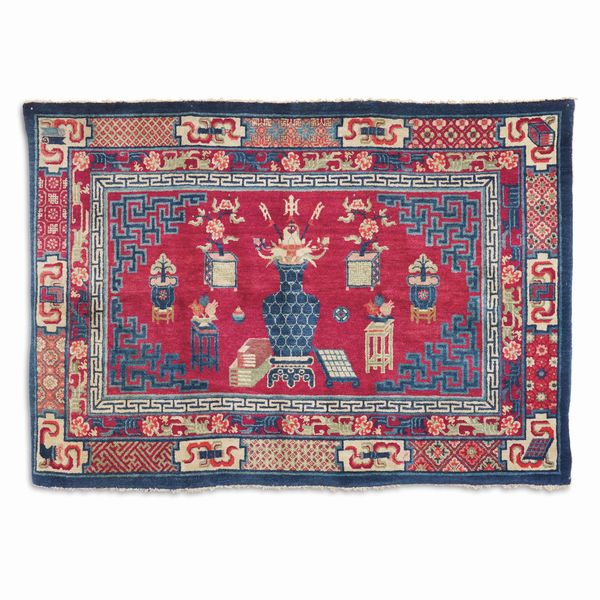 Tappeto Pautou, Cina inizio XX secolo  - Asta Tappeti antichi dalla collezione di Manlio e Raoul Cabib - Associazione Nazionale - Case d'Asta italiane