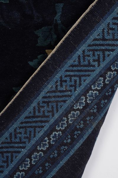 Piccolo tappeto Cina inizio XX secolo  - Asta Tappeti antichi dalla collezione di Manlio e Raoul Cabib - Associazione Nazionale - Case d'Asta italiane