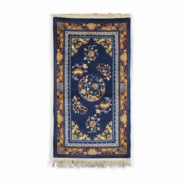 Tappeto Cina inizio XX secolo  - Asta Tappeti antichi dalla collezione di Manlio e Raoul Cabib - Associazione Nazionale - Case d'Asta italiane