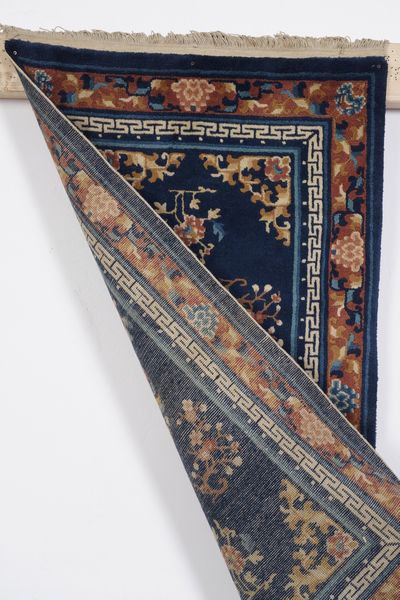 Tappeto Cina inizio XX secolo  - Asta Tappeti antichi dalla collezione di Manlio e Raoul Cabib - Associazione Nazionale - Case d'Asta italiane