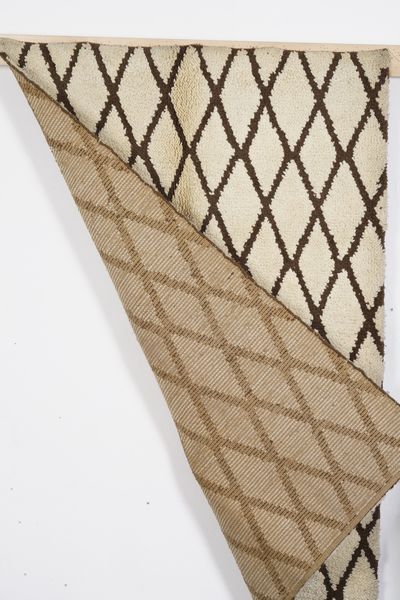 Tappeto Europa, XX secolo  - Asta Tappeti antichi dalla collezione di Manlio e Raoul Cabib - Associazione Nazionale - Case d'Asta italiane