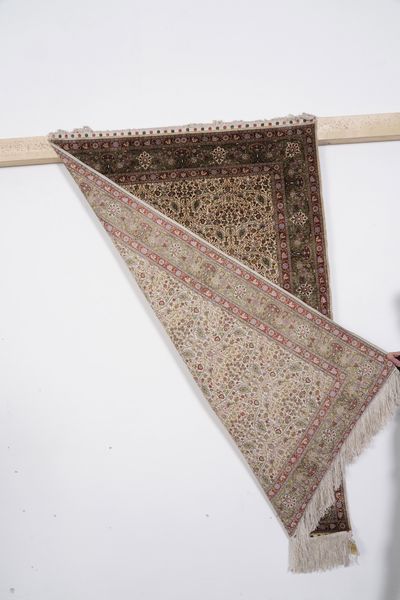 Tappeto in seta, Anatolia met XX secolo  - Asta Tappeti antichi dalla collezione di Manlio e Raoul Cabib - Associazione Nazionale - Case d'Asta italiane