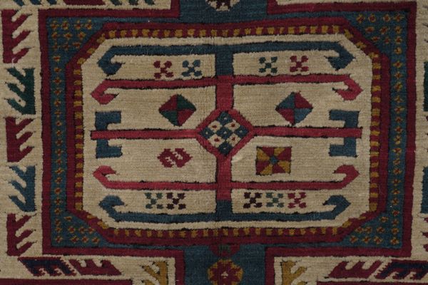 Tappeto Kars, seconda met XX secolo  - Asta Tappeti antichi dalla collezione di Manlio e Raoul Cabib - Associazione Nazionale - Case d'Asta italiane