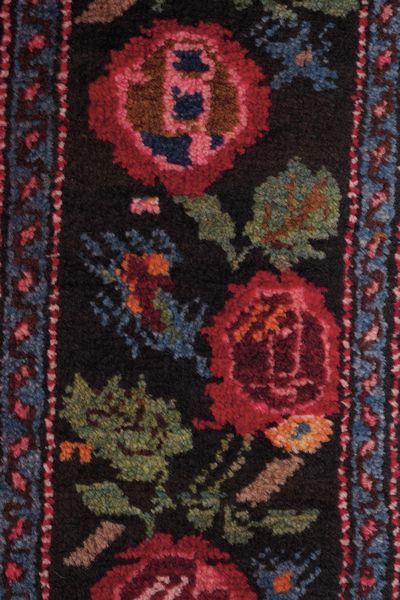 Tappeto Karabagh, Caucaso inizio XX secolo  - Asta Tappeti antichi dalla collezione di Manlio e Raoul Cabib - Associazione Nazionale - Case d'Asta italiane