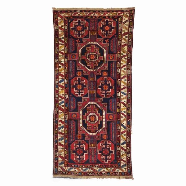 Tappeto Shirvan, Caucaso fine XIX secolo  - Asta Tappeti antichi dalla collezione di Manlio e Raoul Cabib - Associazione Nazionale - Case d'Asta italiane