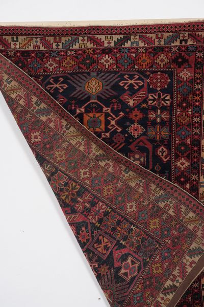 Tappeto Shirvan, Caucaso inizio XX secolo  - Asta Tappeti antichi dalla collezione di Manlio e Raoul Cabib - Associazione Nazionale - Case d'Asta italiane