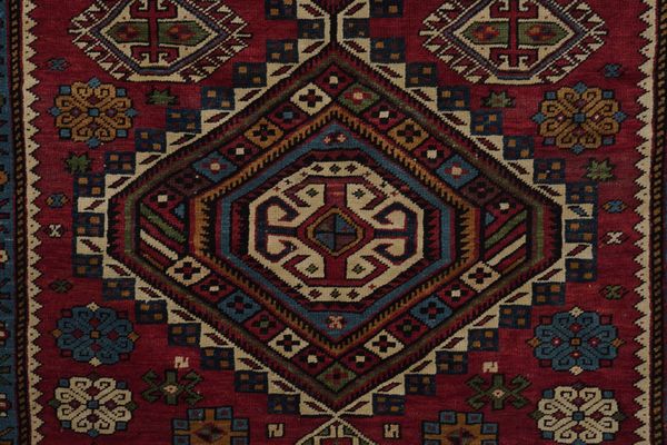 Tappeto Shirvan, Caucaso fine XIX secolo  - Asta Tappeti antichi dalla collezione di Manlio e Raoul Cabib - Associazione Nazionale - Case d'Asta italiane