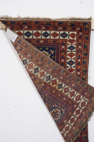 Tappeto Shirvan, Caucaso fine XIX inizio XX secolo  - Asta Tappeti antichi dalla collezione di Manlio e Raoul Cabib - Associazione Nazionale - Case d'Asta italiane