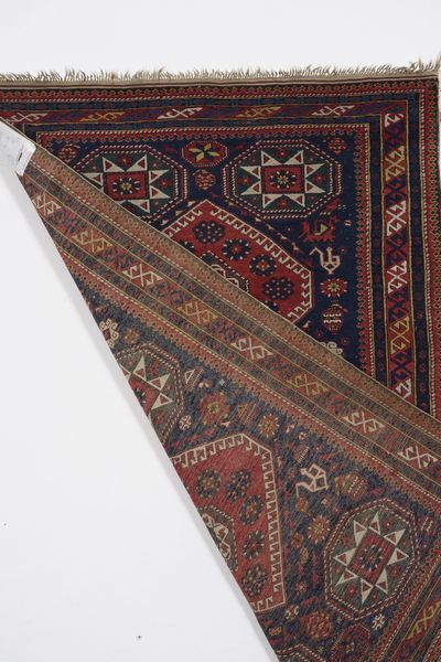 Tappeto Shirvan, Caucaso fine XIX inizio XX secolo  - Asta Tappeti antichi dalla collezione di Manlio e Raoul Cabib - Associazione Nazionale - Case d'Asta italiane