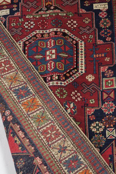 Tappeto Shirvan, Caucaso fine XIX secolo  - Asta Tappeti antichi dalla collezione di Manlio e Raoul Cabib - Associazione Nazionale - Case d'Asta italiane