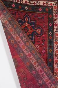 Tappeto Kazak, Caucaso fine XIX inizio XX secolo  - Asta Tappeti antichi dalla collezione di Manlio e Raoul Cabib - Associazione Nazionale - Case d'Asta italiane