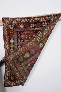 Tappeto Shirvan, Caucaso fine XIX inizio XX secolo  - Asta Tappeti antichi dalla collezione di Manlio e Raoul Cabib - Associazione Nazionale - Case d'Asta italiane