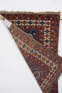 Tappeto Shirvan, Caucaso fine XIX inizio XX secolo  - Asta Tappeti antichi dalla collezione di Manlio e Raoul Cabib - Associazione Nazionale - Case d'Asta italiane