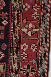 Tappeto Shirvan, Caucaso fine XIX secolo  - Asta Tappeti antichi dalla collezione di Manlio e Raoul Cabib - Associazione Nazionale - Case d'Asta italiane