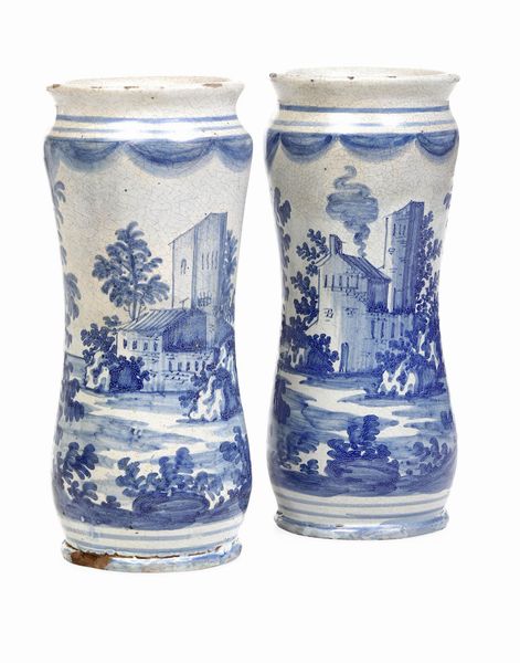 Coppia di albarelli<BR>Napoli, datati 1726  - Asta Maioliche e Porcellane - Associazione Nazionale - Case d'Asta italiane