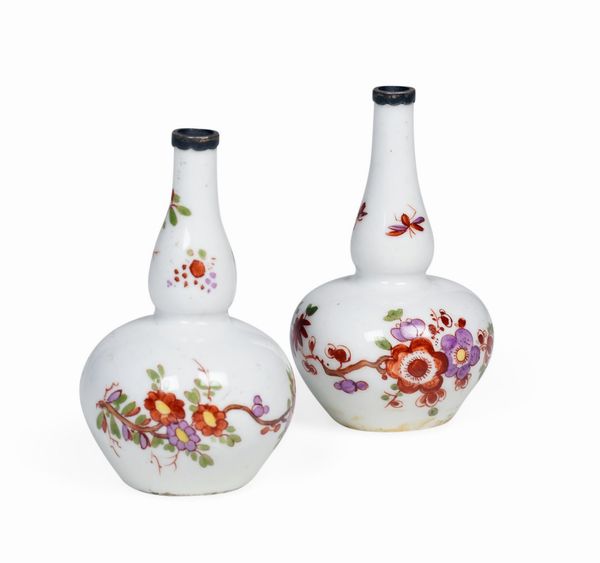 Due bottigliette porta profumo<BR>Meissen, 1740 circa  - Asta Maioliche e Porcellane - Associazione Nazionale - Case d'Asta italiane