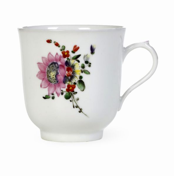 Tazza<BR>Torino, Manifattura di Vinovo, periodo Hannong, 1776-1779<BR>  - Asta Maioliche e Porcellane - Associazione Nazionale - Case d'Asta italiane