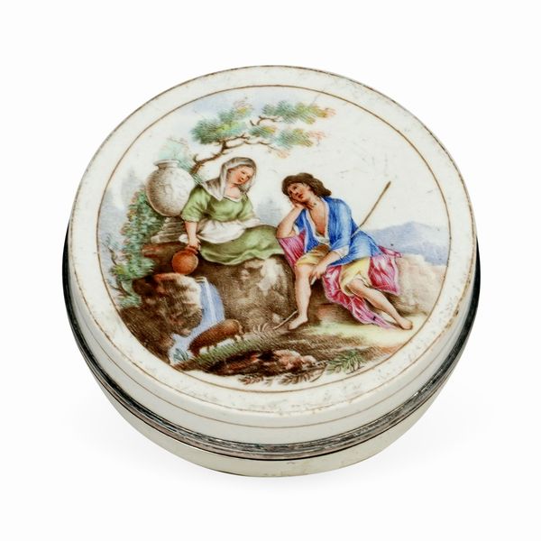 Tabacchiera<BR>Napoli, Real fabbrica Ferdinandea, 1780-1790<BR>  - Asta Maioliche e Porcellane - Associazione Nazionale - Case d'Asta italiane