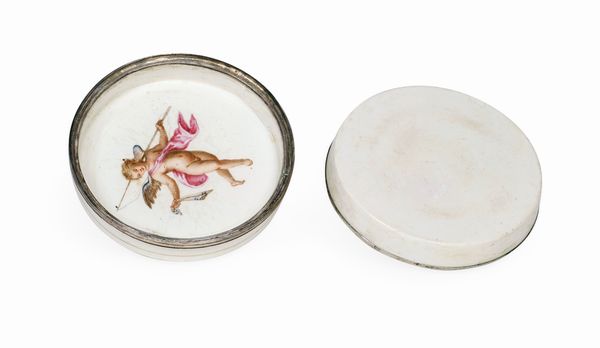 Tabacchiera<BR>Napoli, Real fabbrica Ferdinandea, 1780-1790<BR>  - Asta Maioliche e Porcellane - Associazione Nazionale - Case d'Asta italiane