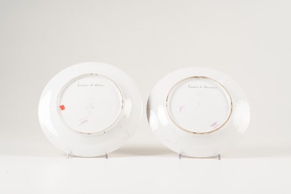 Coppia di piatti<BR>Napoli, 1830 circa<BR>  - Asta Maioliche e Porcellane - Associazione Nazionale - Case d'Asta italiane